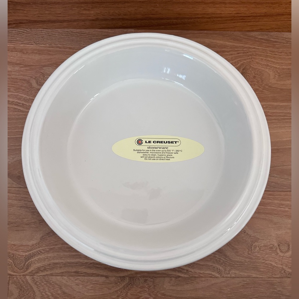 Le Creuset White Stoneware Pie Baking Dish Brand New